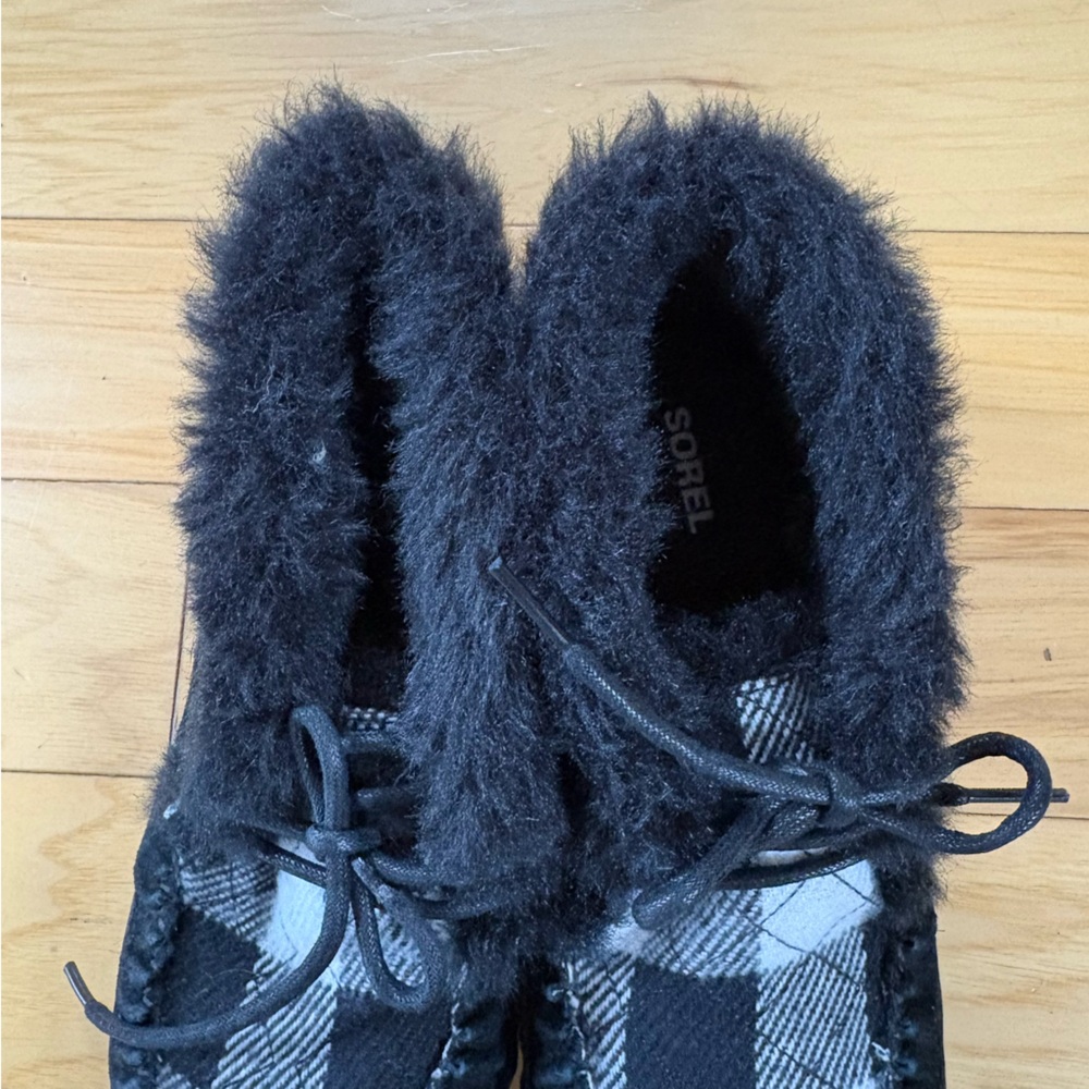 Sorel Out N About Moccasin Boots Womens Sz 8.5 Black Plaid Slippers - Picture 5 of 9
